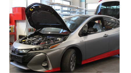 Laboratorio di veicoli elettrici ibridi Plug-In